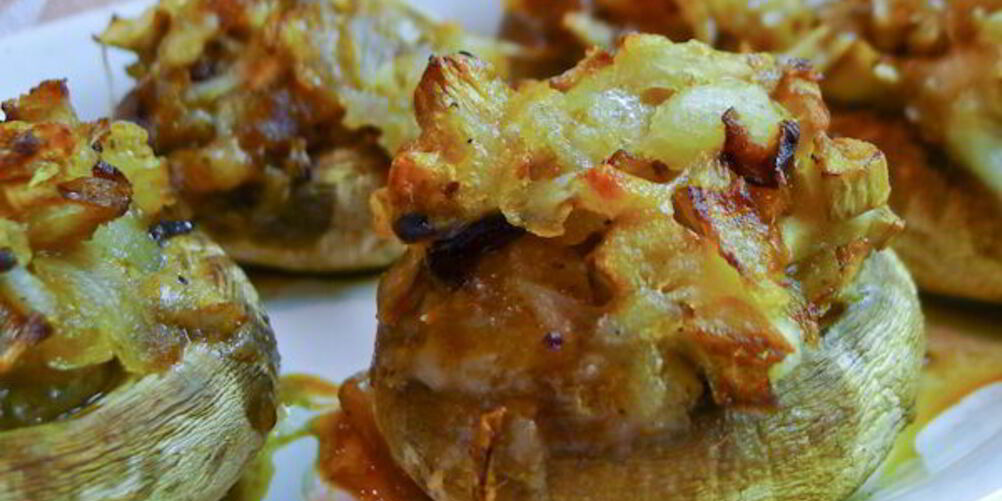 Рецепт фаршированных шампиньонов с картошкой и беконом