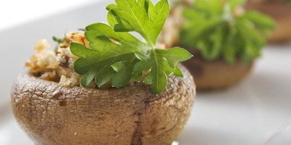 Рецепт грибов, фаршированных рикоттой и луком