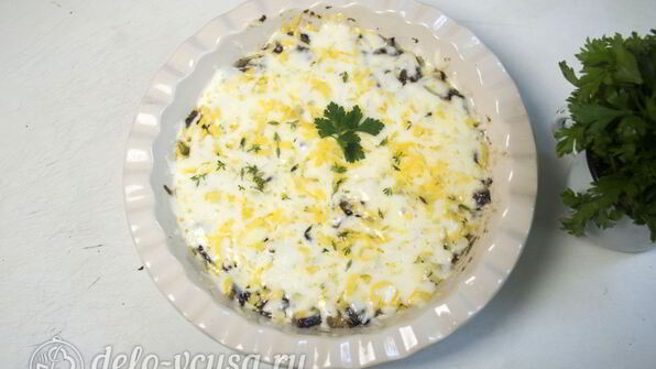 грибы в сметане под сыром