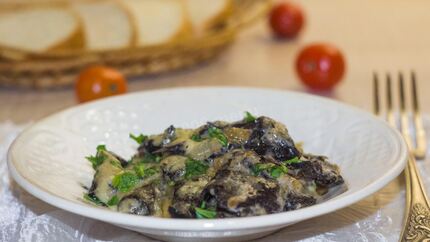 Грибы в сметане в духовке запеченные с сыром