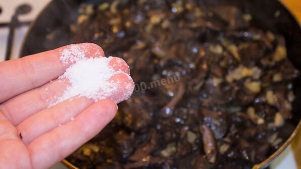 грибы в сметане в духовке запеченные с сыром