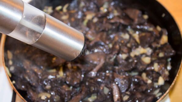 грибы в сметане в духовке запеченные с сыром