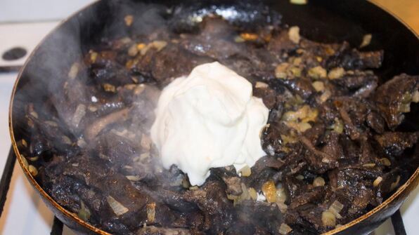 грибы в сметане в духовке запеченные с сыром