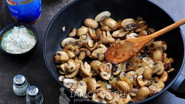 грибы в сметанном соусе