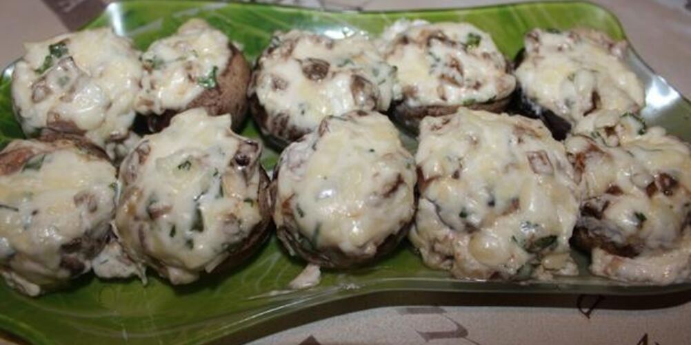 Рецепт шампиньонов, фаршированных кинзой и брынзой