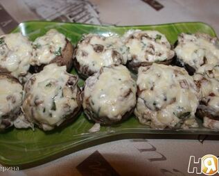 Шампиньоны, фаршированные кинзой и брынзой