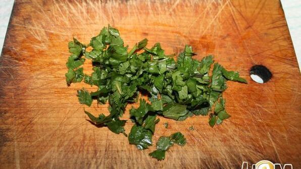 шампиньоны, фаршированные кинзой и брынзой