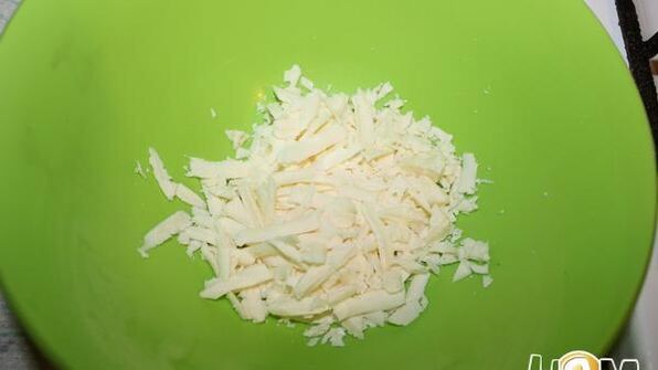 шампиньоны, фаршированные кинзой и брынзой