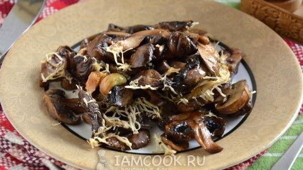 шампиньоны, запеченные с сыром и чесноком