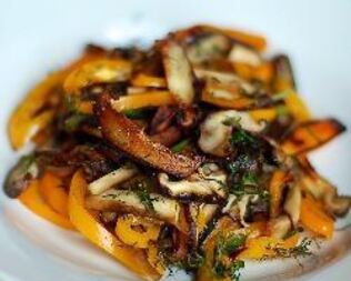 Шиитаке жаренные со сладким перцем