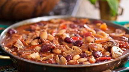 Тушеные грибы с фасолью