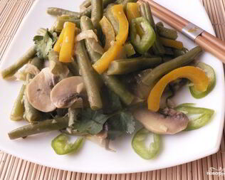 Тушеные грибы с овощами