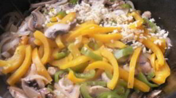 тушеные грибы с овощами