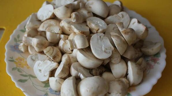 говяжий гуляш с чипетками