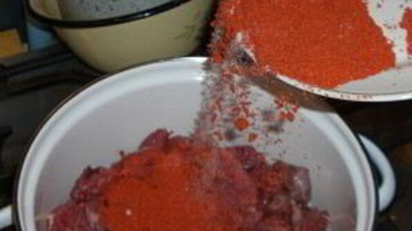 гуляш из говядины с помидорами