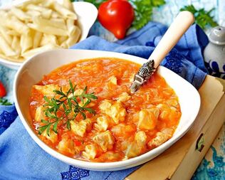 Гуляш из куриных грудок с болгарским перцем в мультиварке