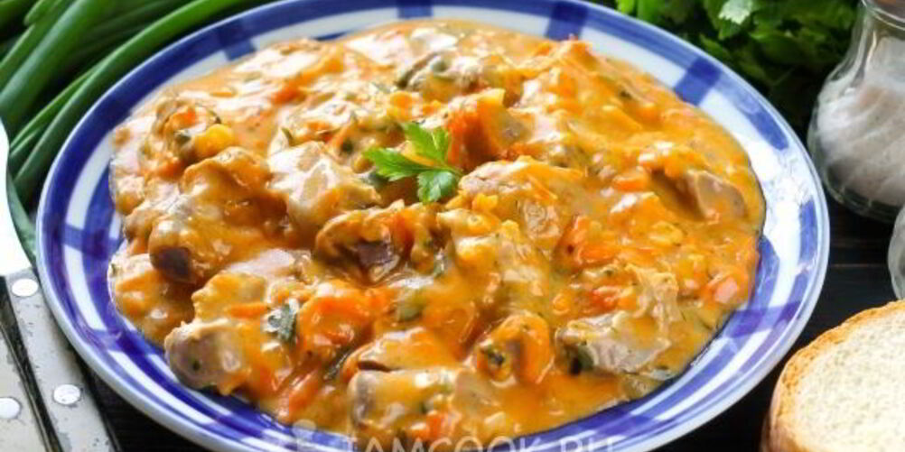 Рецепт гуляша из куриных желудков