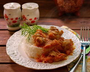 Гуляш куриный с подливкой