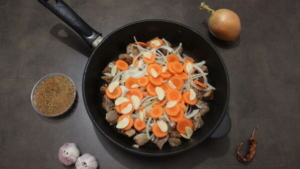 гуляш со свининой