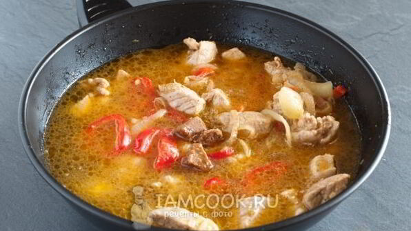 гуляш в хлебе по-чешски