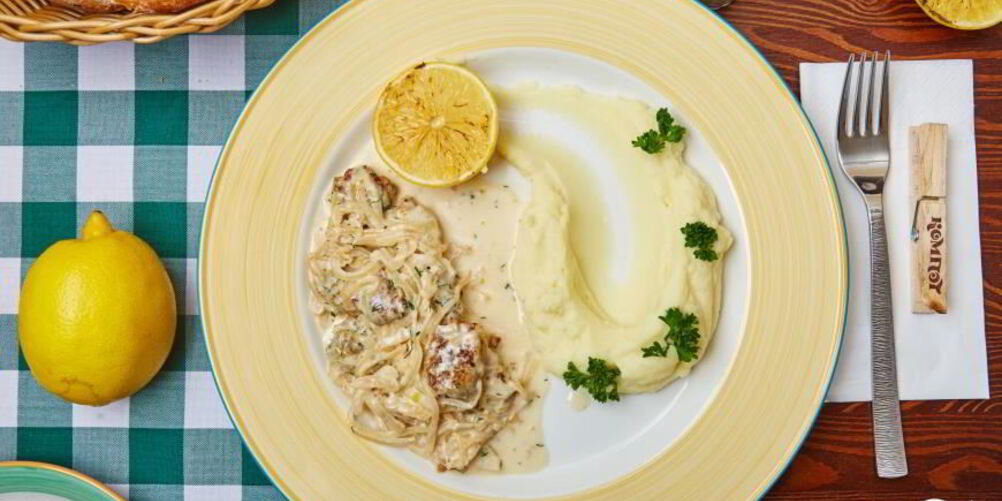 Рецепт клецек из щуки в икорном соусе