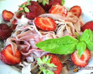 Клубничная лапша