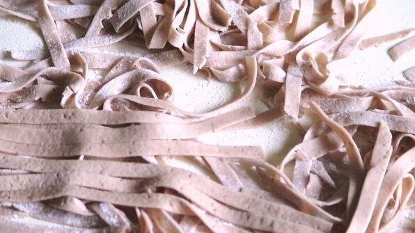 клубничная лапша