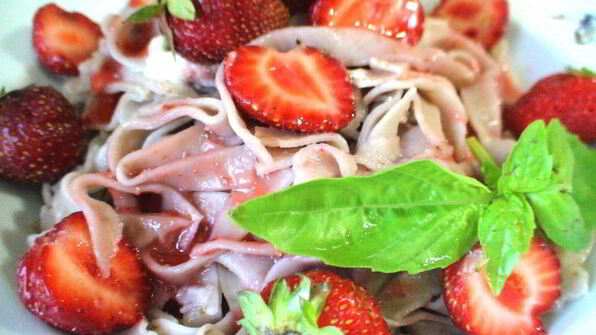 клубничная лапша