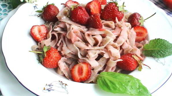 клубничная лапша