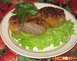 Котлеты из конины в кунжуте