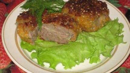 Котлеты из конины в кунжуте