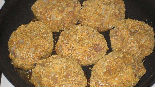 котлеты из конины в кунжуте