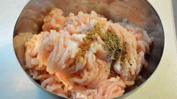 куриные котлеты с грибной начинкой