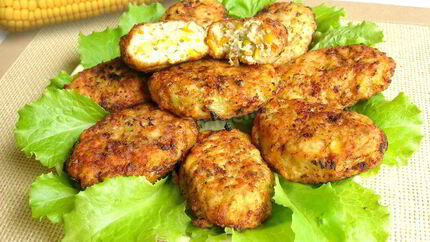 Куриные котлеты с кукурузой по-гавайски