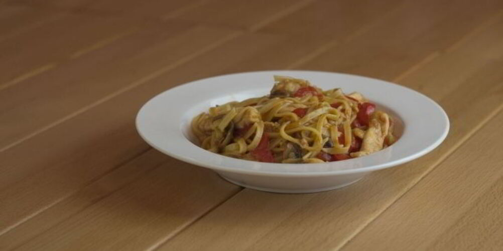 Рецепт лапши с курицей и овощами