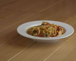 Лапша с курицей и овощами