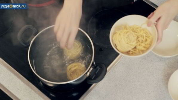 лапша с курицей и овощами