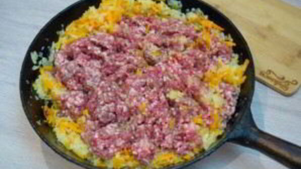 лазанья под соусом болоньезе