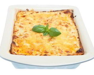 Лазанья с курицей, белыми грибами, грюйером и белым вином