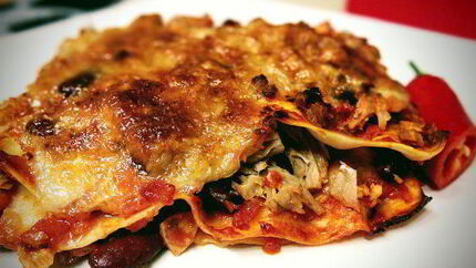 Лазанья с тунцом Арабиата