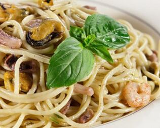 Паста с морепродуктами в сливочном соусе