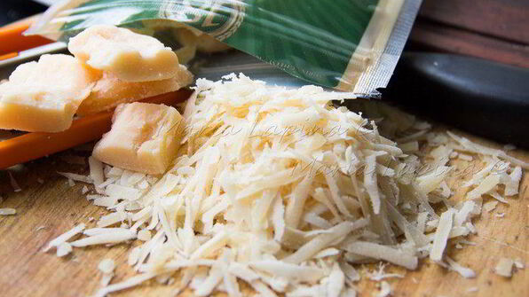 паста с цукини, креветками и сыром