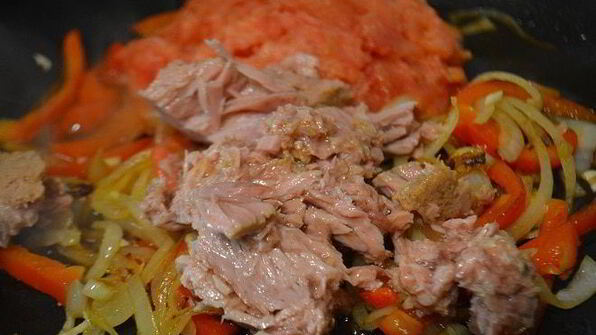 паста с тунцом и болгарским перцем