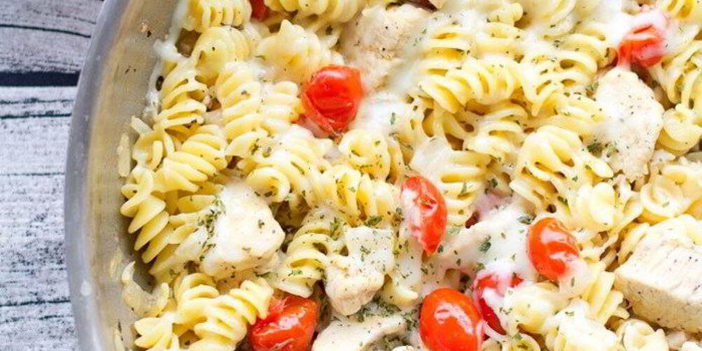 Рецепт пряной пасты с курицей и помидорами