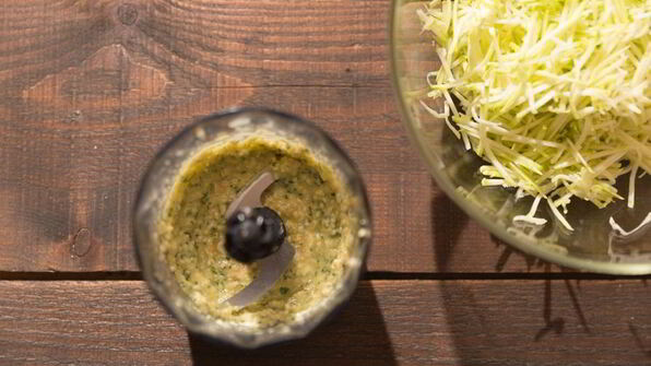 спагетти из кабачка под ореховым соусом