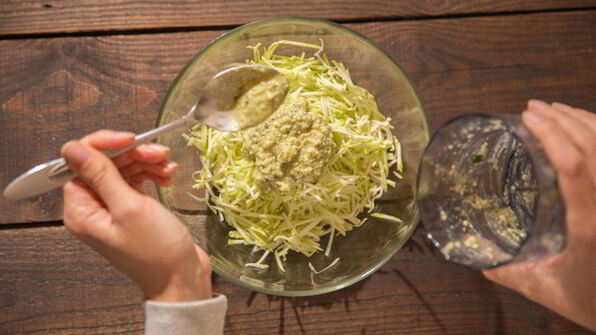 спагетти из кабачка под ореховым соусом