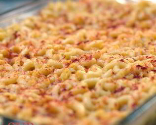 Запеченные макароны с яйцом и сыром