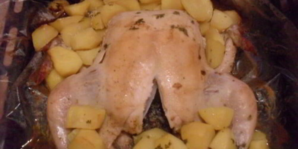 Рецепт курицы с картофелем, запеченные в рукаве