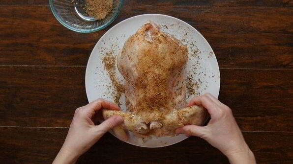 курица в мультиварке целиком