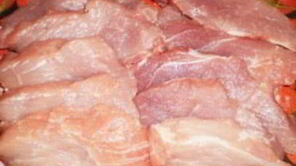 отбивная свинина, жаренная на сковороде в кляре